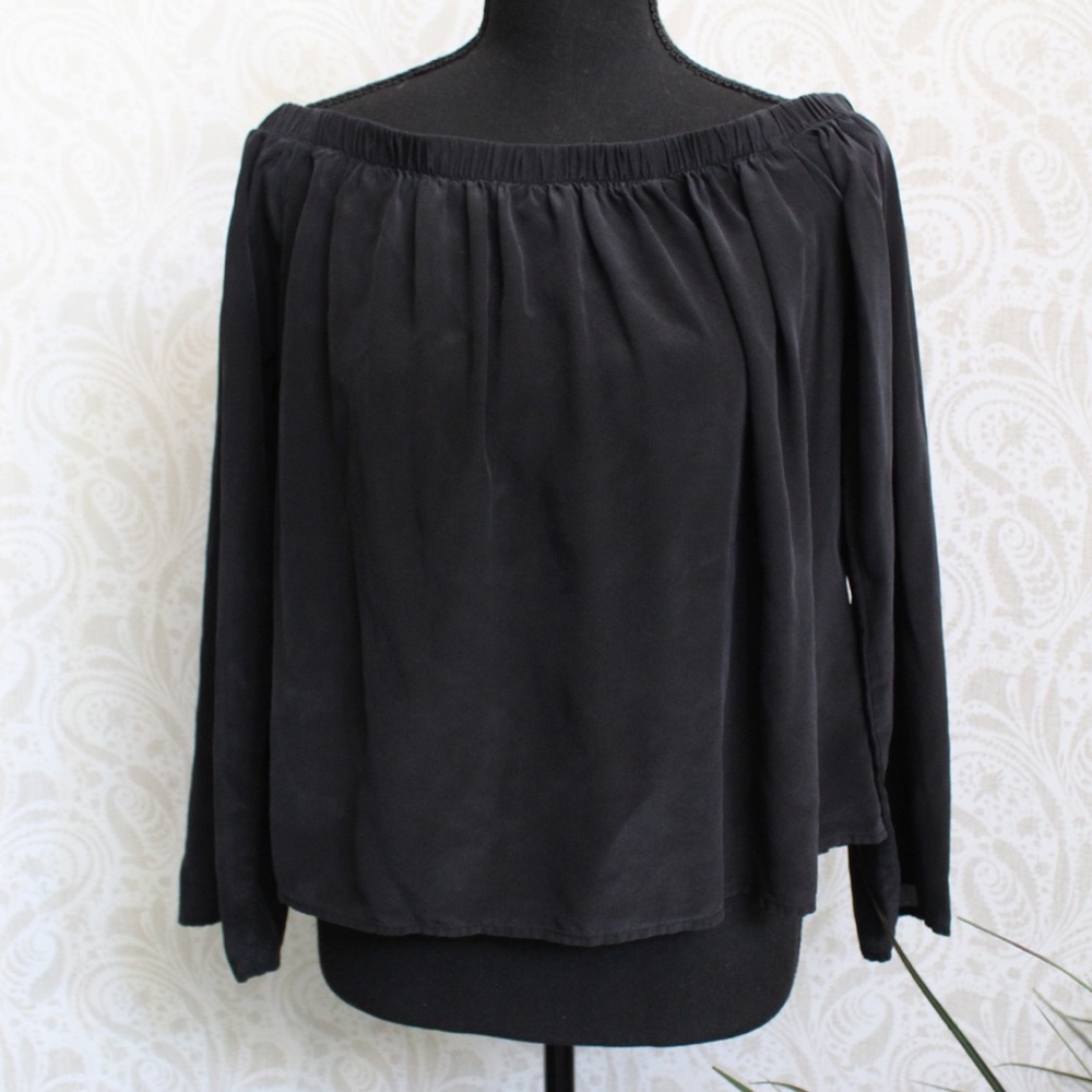 ☀️True religion 100% silk off the shoulder top